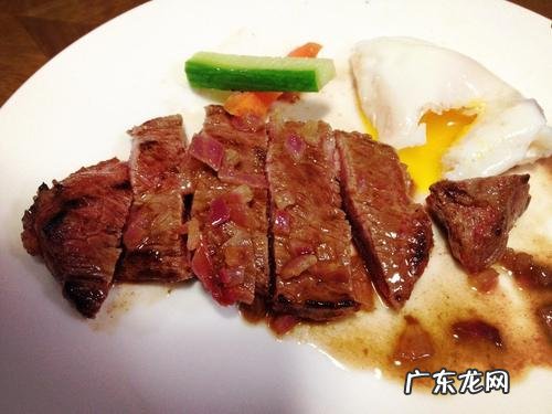 吃牛排的正确方法怎么拿刀叉 吃牛排的正确方法