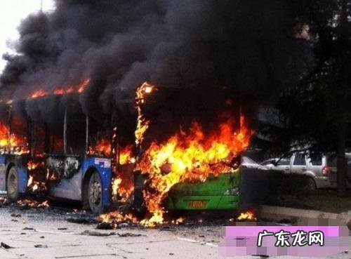 杭州公交车燃烧