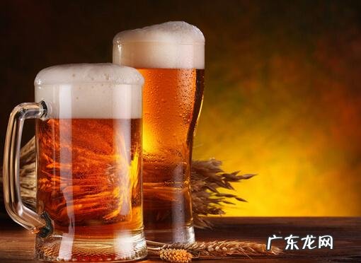 女人晚上喝啤酒的好处和坏处 女人喝啤酒的好处