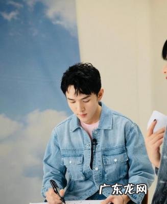 李佳琦抽烟回应 李佳琦抽烟