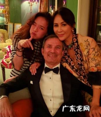 开个时装店要多少资金 刘嘉玲开时装店