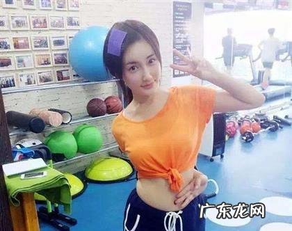 反手摸肚脐和瘦没关系 反手摸肚脐