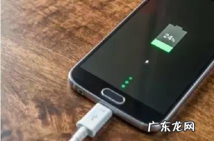 晚上手机充电有辐射吗 手机充电有辐射吗