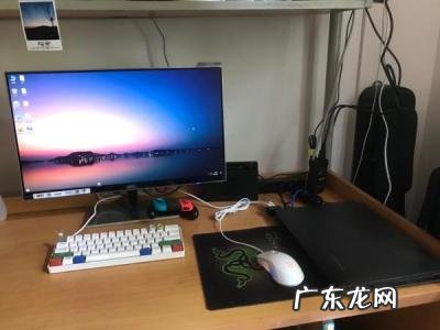 两个显示器怎么用一个电脑显示不同 两个显示器怎么用一个电脑