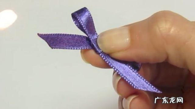 鞋带蝴蝶结的打法图解 蝴蝶结的打法图解